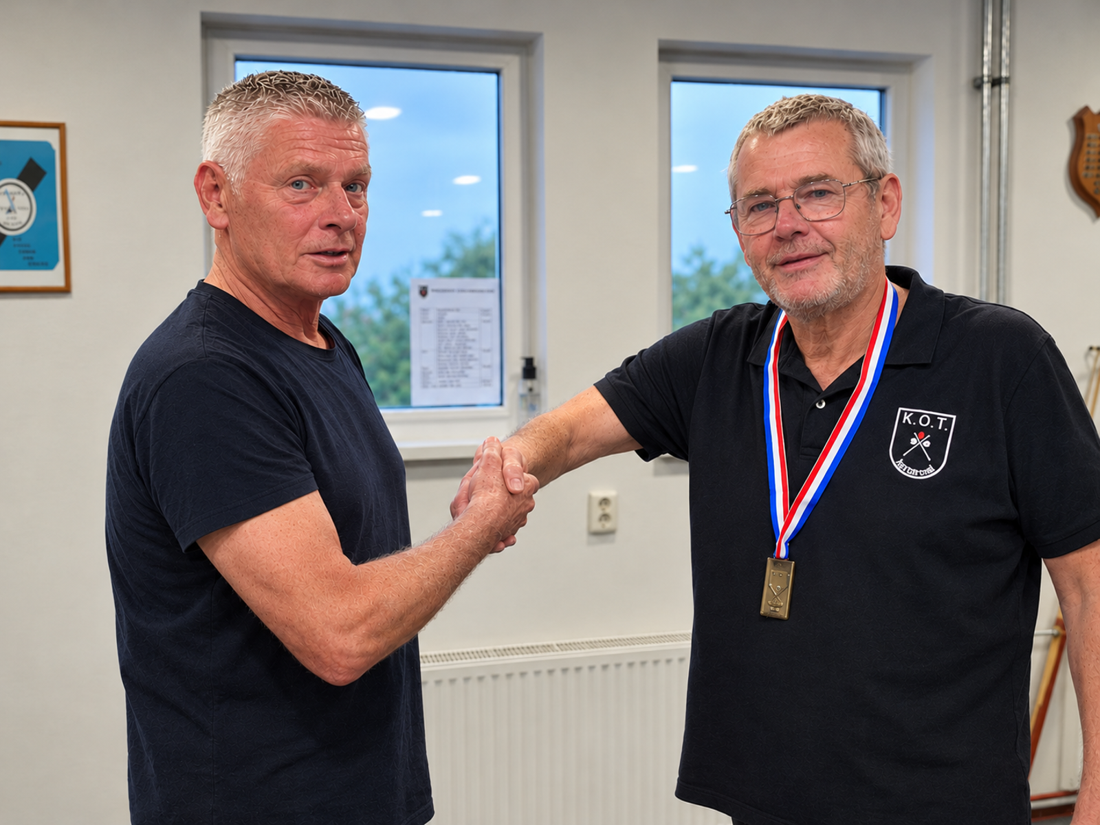 Dick Entes in thuislokaal districtskampioen 1e klasse driebanden klein